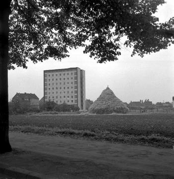 Neu erbautes Schwesternwohnheim des Marienhospital Marl, Zeppelinstraße, 1961.