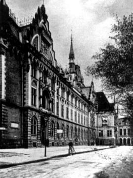 Domplatz: Postamt mit Blick auf die Universität (Postkarte, um 1930)