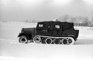 Halbkettenfahrzeug einer von Herbst 1939 bis Frühjahr 1940 in Raesfeld stationierten Einheit der Waffen-SS.
