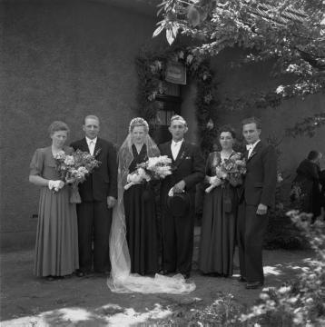 Hochzeit Mathilde Lager - Willi Büsken, Zum Osterkamp, Brautpaar mit Trauzeugen