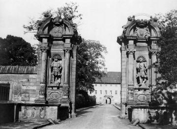Kloster Corvey, ehem. Benediktinerabtei, um 1944?: Barocke Toranlage
