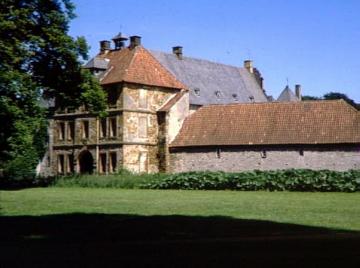 Schloss Tatenhausen bei Bokel: Vorburg mit Torhaus (erbaut 1739/40)