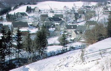 Blick auf das verschneite Elkeringhausen
