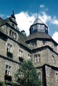 Schloss Varenholz: südlicher Eckturm und Giebel - Schlossbau 1540-1600, Weserrenaissance