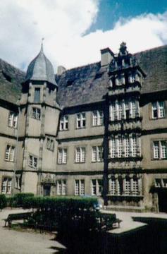 Schloss Varenholz: Treppenturm und Prunkerker - Schlossbau 1540-1600, Weserrenaissance
