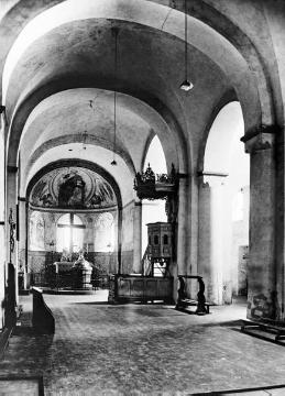 In der St. Blasius-Kirche: Blick zum Altarraum