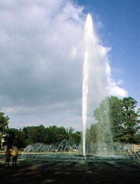 Springbrunnen mit der Jordanquelle im Kurgarten