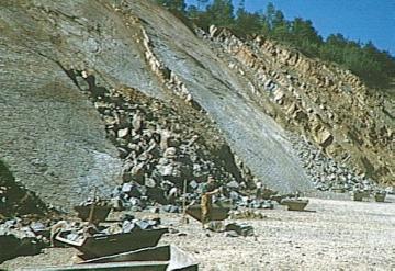 Arbeiter in einem Steinbruch bei Westenfeld