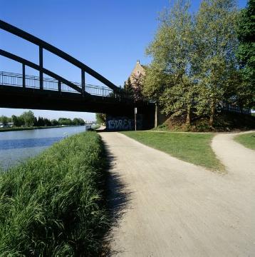 Dortmund-Ems-Kanal, Westufer: Brücke Wolbecker Straße und Wegabzweig zur Andreas Hofer-Straße, Blick nach Süden