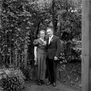 Familie Martin Stenkamp, Paar im Garten