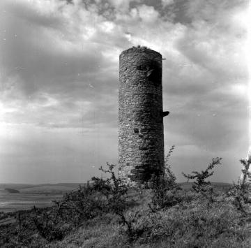 Der Heinturm (Wehrturm) am Heinberg bei Ossendorf