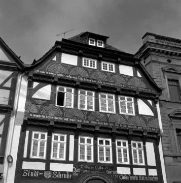 Höxter-Altstadt, 1968: Gasthof "Stadt-Schänke" („Haus Litto"), Marktstraße 13, Fassadenpartie, erbaut 1565 im Fachwerkstil der Weserrenaissance