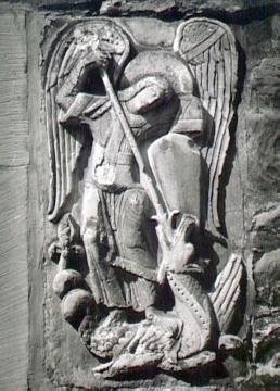 Michaelsrelief an der Pfarrkirche St. Dionysius
