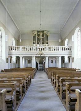 Kath. Pfarrkirche St. Johannes der Täufer, klassizistische Kirchenhalle, Blick zur Orgelempore