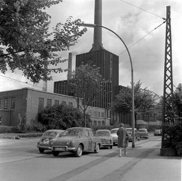 AV-Kohlekraftwerk in Marl-Hüls. Das Bergwek "Auguste Viktoria" = AV gehörte zu diesem Zeitpunkt der BASF in Ludwigshafen und dieses Kraftwerk sicherte deren Strombedarf.