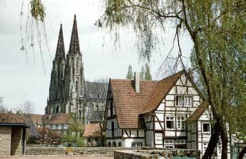 Die Teichsmühle und die "Wiesenkirche" (ev. Pfarrkirche St. Maria zur Wiese)