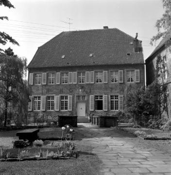 Von Senden'sche Kurie, erbaut 1749 - eines der Wohnhäuser des ehem. freiweltlichen Kanonissenstiftes (bis 1811) an der St. Martin-Kirche, später Bürgerzentrum