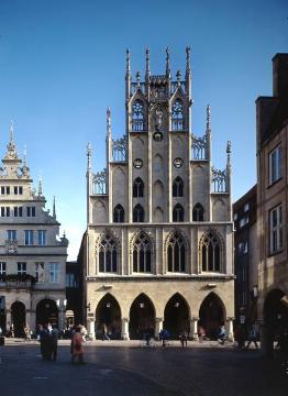 Das alte Rathaus: Gotische Giebelfront am Prinzipalmarkt