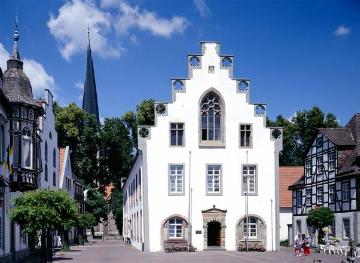Das Rathaus am Marktplatz, erbaut im 14. Jh.