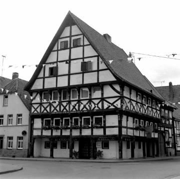 "Eckmännchenhaus", Lange Straße 2: Ehemaliges Amtshaus der Bäckergilde, ältestes datiertes Fachwerkhaus Westfalens, bez. 1471