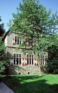 Burghofmuseum: Haupthaus des ehem. Burghofes, errichtet 1559/60, einstiger Wohnsitz u.a. der Familie von Fürstenberg, seit 1909 stadtgeschichtliches Museum