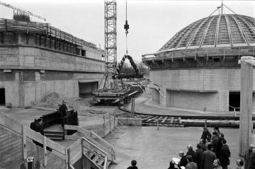 LWL-Museum für  Naturkunde, Richtfest Februar 1980: Festrede vor der Kranzhebung auf das Planetarium