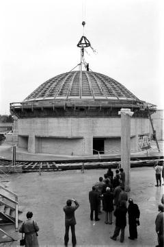LWL-Museum für  Naturkunde, Richtfest Februar 1980: Planetarium mit Richtkranz