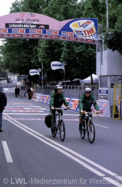 10_7699 Giro d`Italia am 12. Mai 2002 in Münster