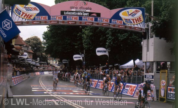 10_7709 Giro d`Italia am 12. Mai 2002 in Münster