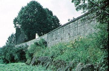 Stadtmauer und Hexenturm, Stadtmauerturm des 14. Jahrhunderts