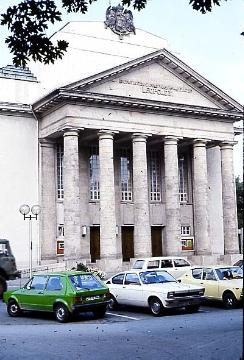 Landestheater Detmold um 1975 (Lippisches Landestheater), erbaut 1914/1915 nach dem Vorbild des klassizistischen Vorgängerbaus von 1825