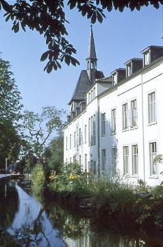 Altersheim und Kloster am Wallgraben