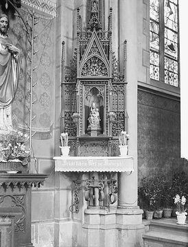 Kleiner Altar mit Marienbild in der Pfarrkirche Mariä Himmelfahrt (Altlünen)