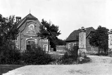 Haus Rüschhaus mit Eingangstor, um 1930?