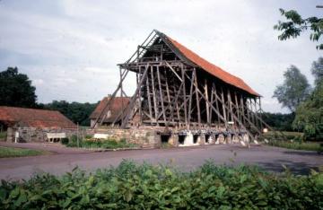Saline Gottesgabe, 1964: Gradierwerk, Überbleibsel der ab 1890 errichteten und 1974 aufgegebenen Kuranlagen, heute als Freiluftinhalatorium Bestandteil eines Freizeitparkes