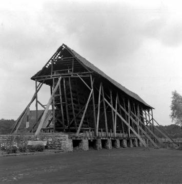 Saline Gottesgabe, 1964: Gradierwerk, Überbleibsel der ab 1890 errichteten und 1974 aufgegebenen Kuranlagen, heute als Freiluftinhalatorium Bestandteil eines Freizeitparkes