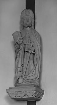 Statue des Hl. Jakobus mit Schwert und Buch (Sandstein, um 1460), Probsteikirche St. Clemens