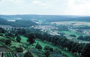 Blick vom Rüthener Wasserturm in Richtung Möhnetal und Rüthener Wald