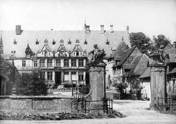 Haus Havixbeck, Südansicht: Barocke Toranlage mit Blick zum Herrenhaus, Renaissancebau, Aufnahme um 1930?