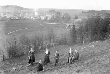 Dr. Joseph Schäfer, Heimat Thüringen: Am Rande eines Dorfes (Küllstedt?) im Eichsfeld, undatiert, um 1920?