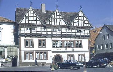 Blomberger Rathaus um 1980, errichtet 1587 von Baumeister Hans Rade, Steinbau mit auskragendem Fachwerkgeschoss, Renaissance