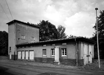 Lokschuppen und Transformatorenhaus der ehemaligen Winterbourne-Kaserne (1945-1994) vor  dem Umbau des Kasernengeländes zum Dienstleistungszentrum "Speicherstadt Münster"