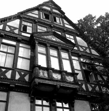 Das "Tilly-Haus", Westerbachstraße 33, Erkeransicht: Fachwerkbau von 1610,  während des Dreissigjährigen Krieges zeitweise Quartier des Feldmarschalls Tilly