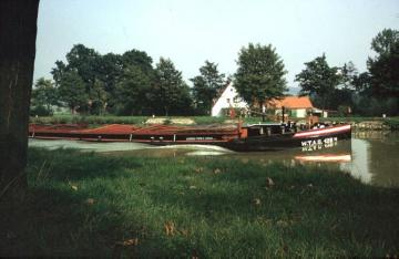 Frachtschiff auf dem Dortmund-Ems-Kanal bei Riesenbeck