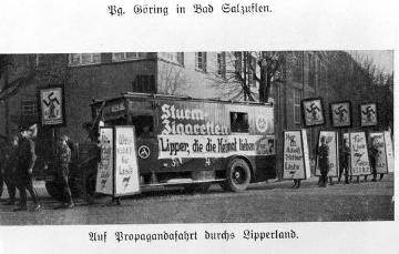 Nationalsozialismus: Bus der NSDAP auf Propagandafahrt im lippischen Wahlkampf 1933