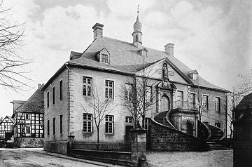 Das alte Rathaus (bis 1883), Hauptfront - Barockbau von 1730, Baumeister: Michael Spanner