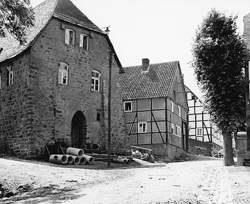 Rathaus von Kallenhardt, Bruchsteinbau aus dem 14. Jh.