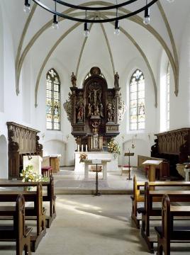Kath. Pfarrkirche St. Maria Magdalena: Chorraum mit Hochaltar (Schnitzaltar nach Entwürfen von Gerhard Gröniger, geb. 1582, gest. 1652)