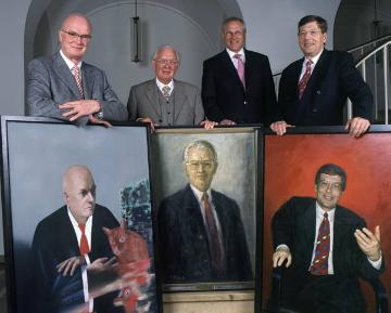 LWL-Direktor Dr. Wolfgang Kirsch (3. v. li.) mit seinen Amtsvorgängern (v. li.) Wolfgang Schäfer (1998-2006), Herbert Neseker (1979-1991) und Dr. Manfred Scholle (1991-1998)