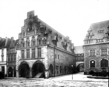 Die Hanse: Das alte Rathaus von Dortmund, erbaut um 1232, im 2. Weltkrieg zerstört